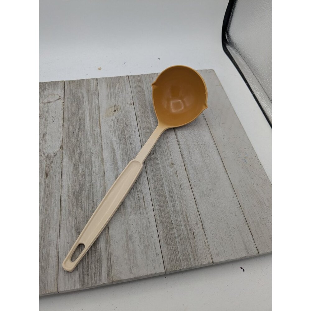 Ekco Almond Nylon Soup/Sauce Ladle USA Dishwasher Safe Kitchen Utensil 11"